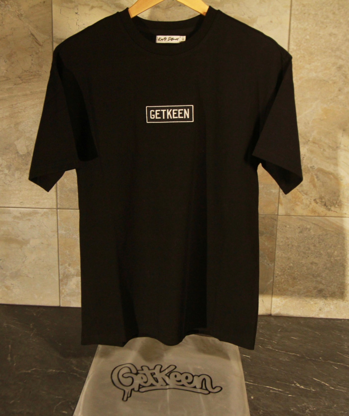 KEEPIT DIFFERENT TEE