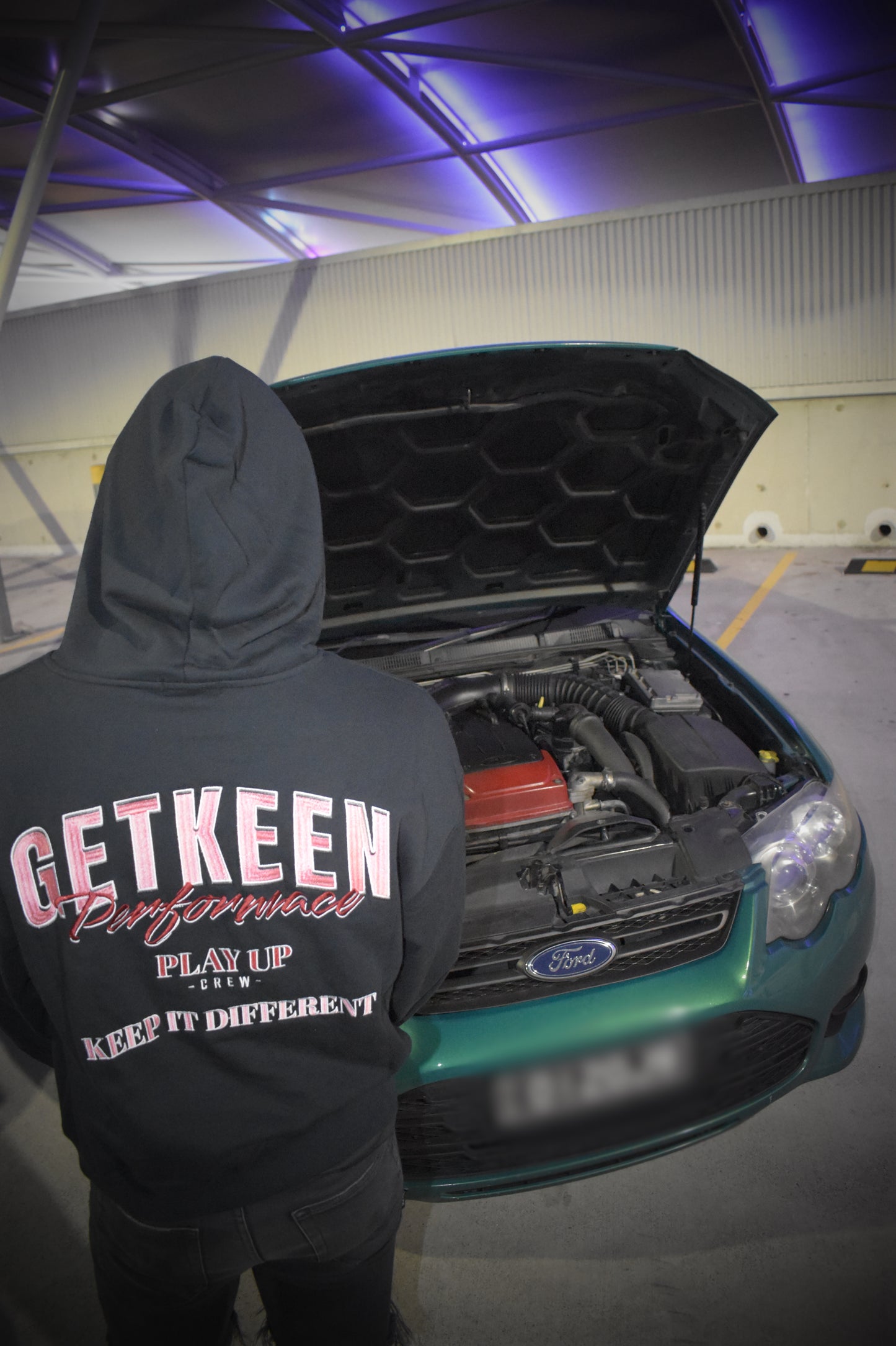 GK signature hoddie